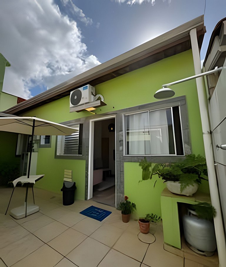 Casa com ar condicionado com rede.